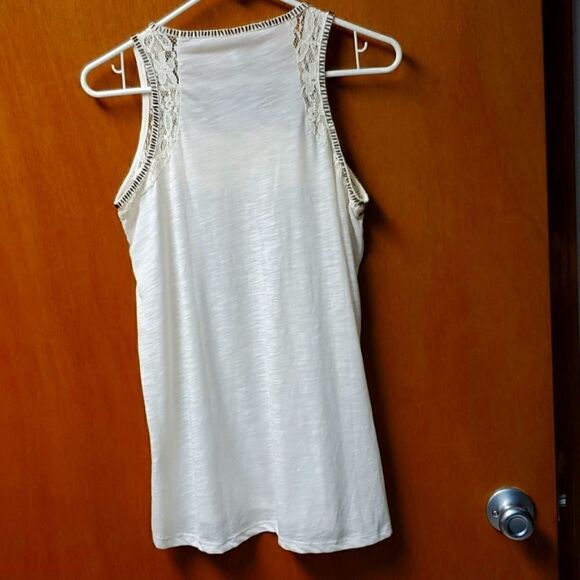 2/$15 Sale Vanity Womans Beaded Lace Tank, NWT, Medium - Picture 5 of 5